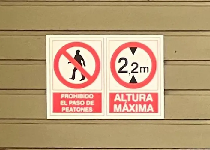Carrer Sevilla Apartman *